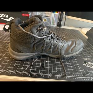 BRAND NEW Merrell hiking boots size 7